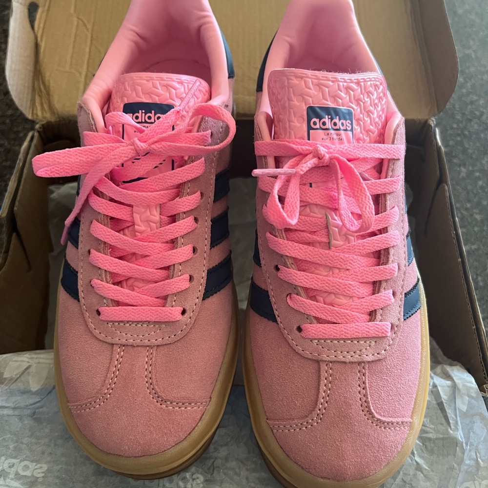 Adidas Gazelle bold “pink glow” men’s 6.5/ women’s 7.5 NWB